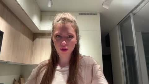 Snapshot of kiramystery chatting on 05.26.26 Kira online show from 05.26.26
