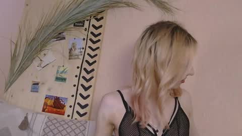 Kira online show from 04.06.26