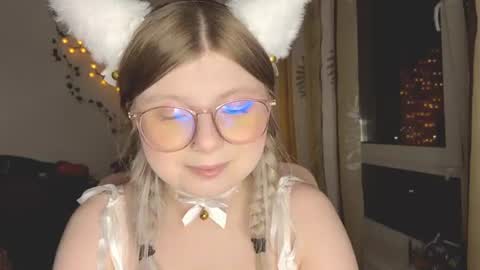 Snapshot of kirayume chatting on 06.16.26 KiraYume online show from 06.16.26