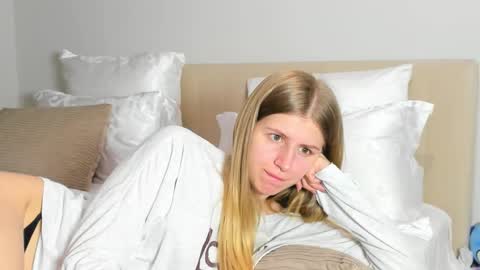 Kira online show from 03.25.26