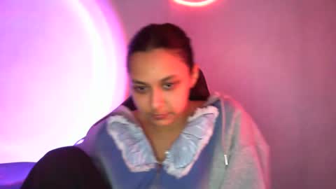 Snapshot of kiss_ameliaa chatting on 02.20.25 kiss_ameliaa online show from 02.20.25