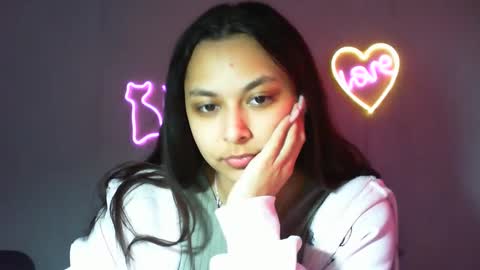 Snapshot of kiss_ameliaa chatting on 02.21.25 kiss_ameliaa online show from 02.21.25