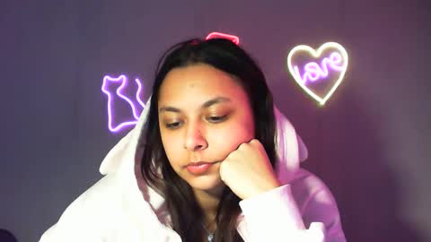 Snapshot of kiss_ameliaa chatting on 02.21.25 kiss_ameliaa online show from 02.21.25