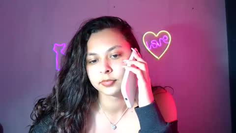 Snapshot of kiss_ameliaa chatting on 02.25.25 kiss_ameliaa online show from 02.25.25