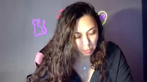 Snapshot of kiss_ameliaa chatting on 02.25.25 kiss_ameliaa online show from 02.25.25