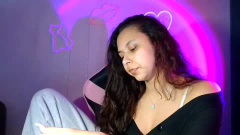 Snapshot of kiss_ameliaa chatting on 02.27.25 kiss_ameliaa online show from 02.27.25