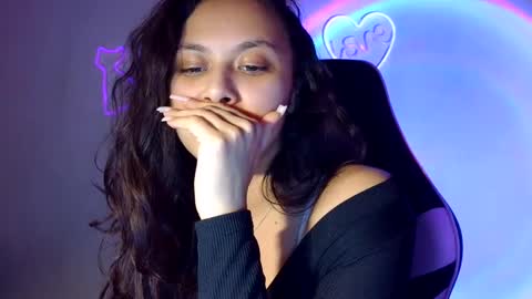 Snapshot of kiss_ameliaa chatting on 02.27.25 kiss_ameliaa online show from 02.27.25