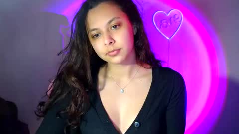 Snapshot of kiss_ameliaa chatting on 02.28.25 kiss_ameliaa online show from 02.28.25