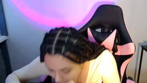 Snapshot of kiss_ameliaa chatting on 03.12.25 kiss_ameliaa online show from 03.12.25