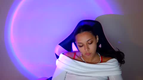 Snapshot of kiss_ameliaa chatting on 09.24.25 kiss_ameliaa online show from 09.24.25