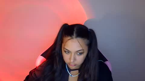 Snapshot of kiss_ameliaa chatting on 10.04.25 kiss_ameliaa online show from 10.04.25