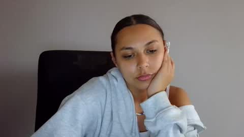 Snapshot of kiss_ameliaa chatting on 10.09.25 kiss_ameliaa online show from 10.09.25