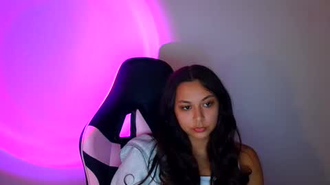 Snapshot of kiss_ameliaa chatting on 10.13.25 kiss_ameliaa online show from 10.13.25