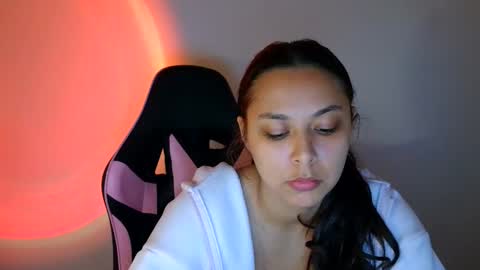 Snapshot of kiss_ameliaa chatting on 10.15.25 kiss_ameliaa online show from 10.15.25