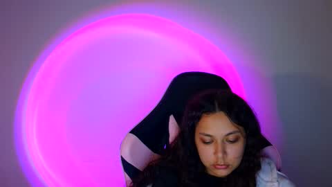 Snapshot of kiss_ameliaa chatting on 10.17.25 kiss_ameliaa online show from 10.17.25