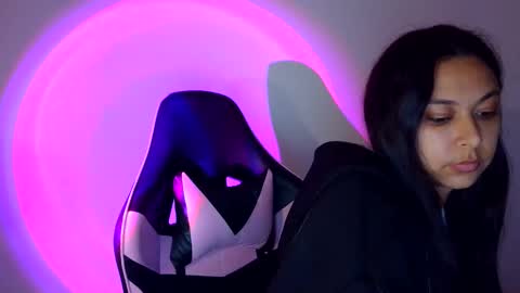 Snapshot of kiss_ameliaa chatting on 11.04.25 kiss_ameliaa online show from 11.04.25