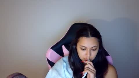 Snapshot of kiss_ameliaa chatting on 11.10.25 kiss_ameliaa online show from 11.10.25