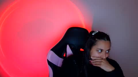 Snapshot of kiss_ameliaa chatting on 11.23.25 kiss_ameliaa online show from 11.23.25