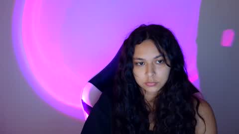 Snapshot of kiss_ameliaa chatting on 11.28.25 kiss_ameliaa online show from 11.28.25