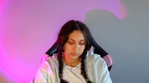 Snapshot of kiss_ameliaa chatting on 12.16.25 kiss_ameliaa online show from 12.16.25