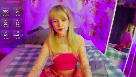 Snapshot of kisschristie__ chatting on 11.14.25 christie online show from 11.14.25