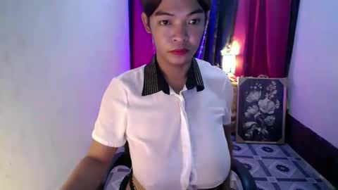 Snapshot of kisses_asian143 chatting on 11.12.25 VICTORIA online show from 11.12.25