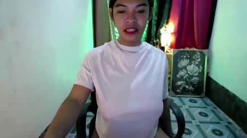 Snapshot of kisses_asian143 chatting on 11.12.25 VICTORIA online show from 11.12.25