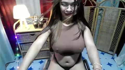 Snapshot of kisses_asian143 chatting on 02.14.26 VICTORIA online show from 02.14.26