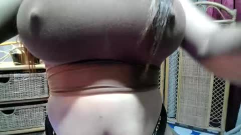 Snapshot of kisses_asian143 chatting on 02.18.26 VICTORIA online show from 02.18.26