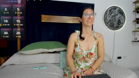 Kissing Company online show from 12.17.24
