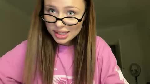 Snapshot of kisskeyy chatting on 09.08.25 kisskeyy online show from 09.08.25