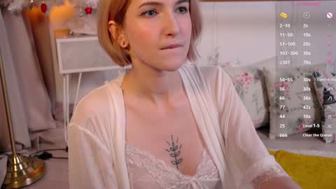 Snapshot of kisskiss_muah chatting on 12.13.24 Kate  online show from 12.13.24