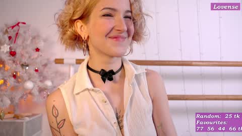 Snapshot of kisskiss_muah chatting on 01.19.25 Kate  online show from 01.19.25