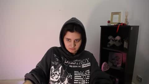 kissleoxx online show from 12.14.25