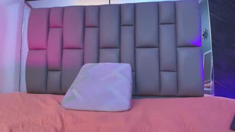 BELLA FLAME online show from 10.18.25