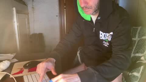 kissofbanned1983 online show from 04.14.26