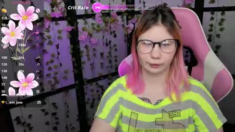 Snapshot of kitsune_little chatting on 03.08.26 kitsune_little online show from 03.08.26