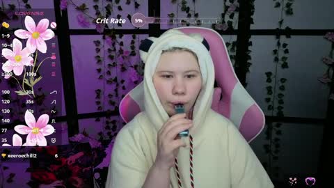 Snapshot of kitsune_little chatting on 04.08.26 kitsune_little online show from 04.08.26