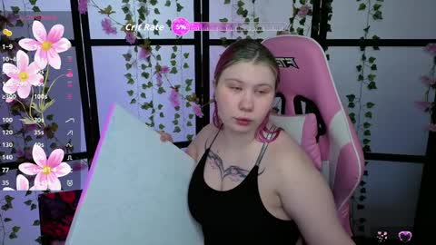 Snapshot of kitsune_little chatting on 04.09.26 kitsune_little online show from 04.09.26