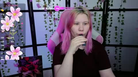 Snapshot of kitsune_little chatting on 04.13.26 kitsune_little online show from 04.13.26