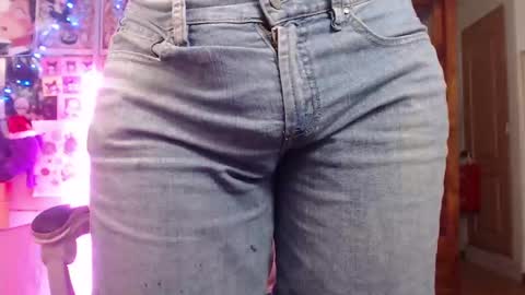 Snapshot of kitsunearineko chatting on 12.03.24 Ari Keimiwrights online show from 12.03.24