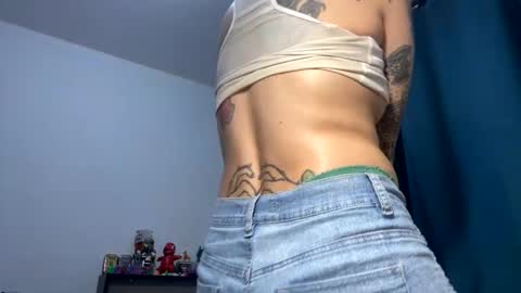 Snapshot of kitsunearineko chatting on 12.31.24 Ari Keimiwrights online show from 12.31.24