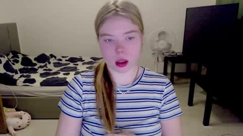 Jennyblonde and Emmabrunette online show from 12.14.24