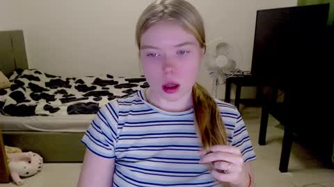Jennyblonde and Emmabrunette online show from 12.15.24