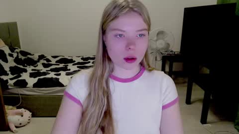 Jennyblonde and Emmabrunette online show from 12.17.24