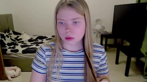 Jennyblonde and Emmabrunette online show from 02.23.25