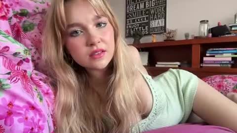 kittengirlxo online show from 02.09.25