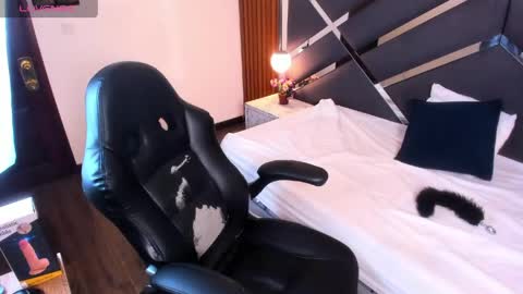 Kittie Vixen online show from 04.14.26