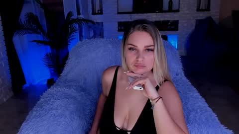 Snapshot of kittiliza chatting on 01.10.25 kittiliza online show from 01.10.25
