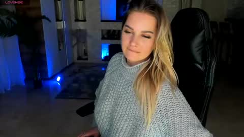 Snapshot of kittiliza chatting on 02.28.25 kittiliza online show from 02.28.25
